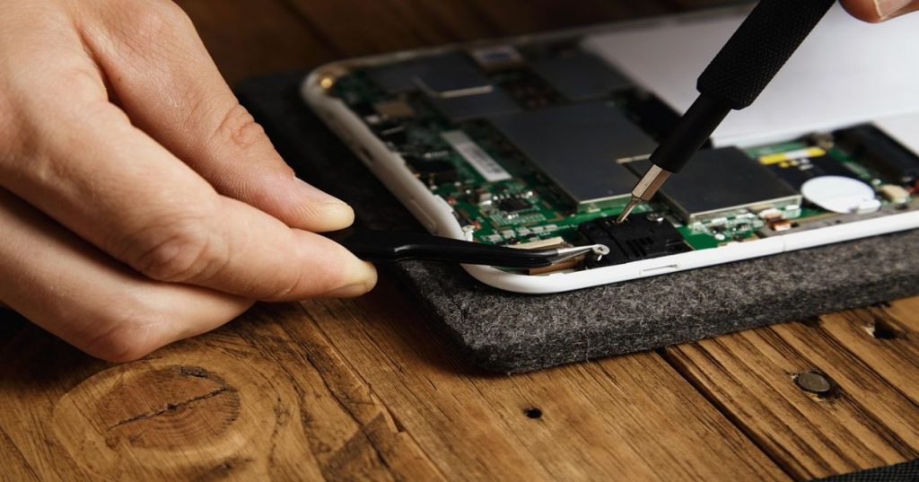 Experienced Electronics Repair & Maintenance Service