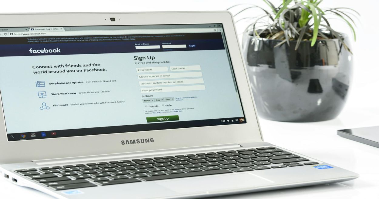 Facebook Group & Event Merge Service