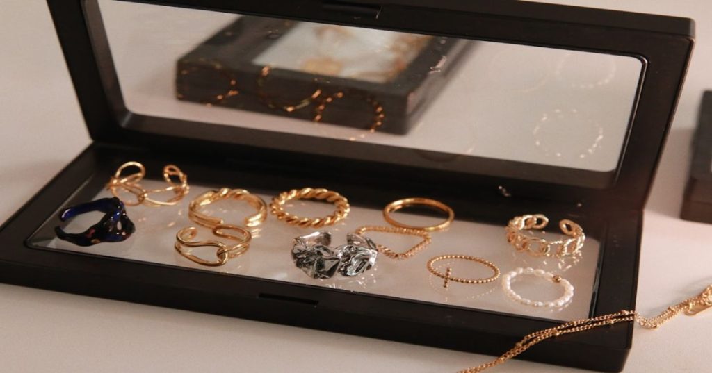 Monthly Jewelry Social Media Calendar Service