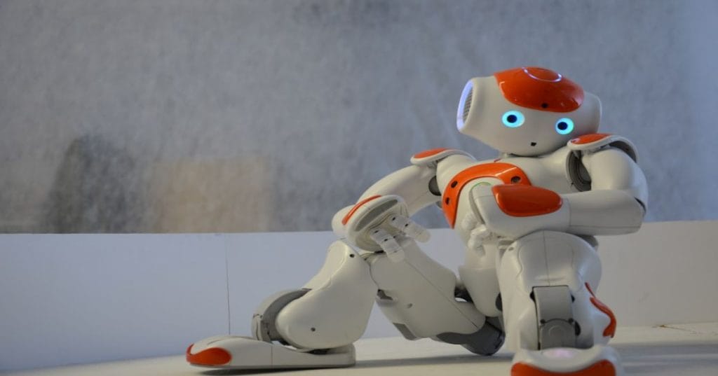 Explore como a automação web headless com Puppeteer e IA otimiza extração de dados e processos, criando apps desktop eficientes para Windows.