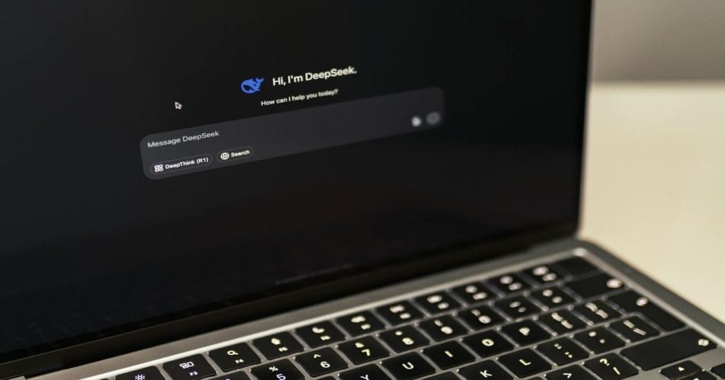 Descubra como a Inteligência Artificial e a automação podem transformar a gestão energética de edifícios comerciais, reduzindo custos e promovendo sustentabilidade.