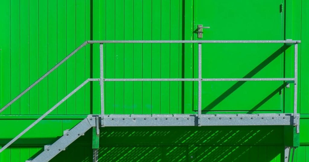 Aprenda a configurar Google Analytics 4 (GA4) e validar a integridade dos dados para sua loja WooCommerce. Otimize decisões com rastreamento preciso e confiável.