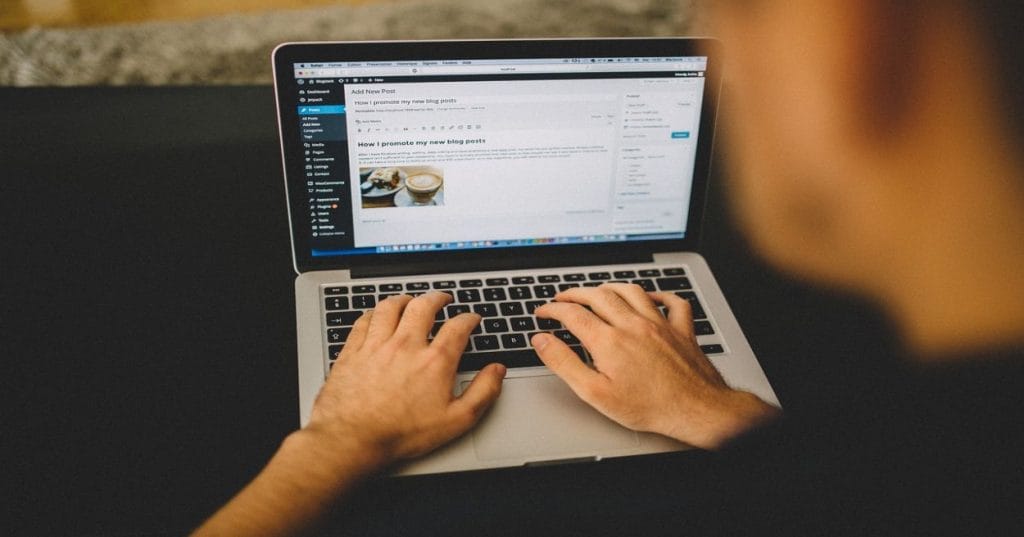 Elimine spam e cadastros falsos em seu WordPress com um plugin personalizado. Thiago Programador desenvolve soluções robustas para validação de e-mails e segurança.