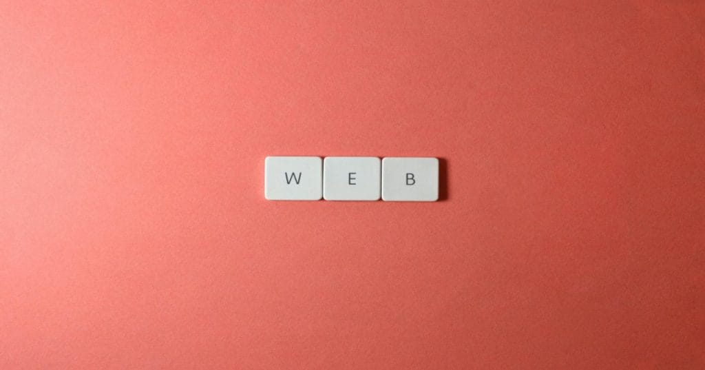 Descubra como transformar suas ideias em uma loja virtual completa. Explore temas, plugins e customizações para um e-commerce WordPress personalizado com WooCommerce.