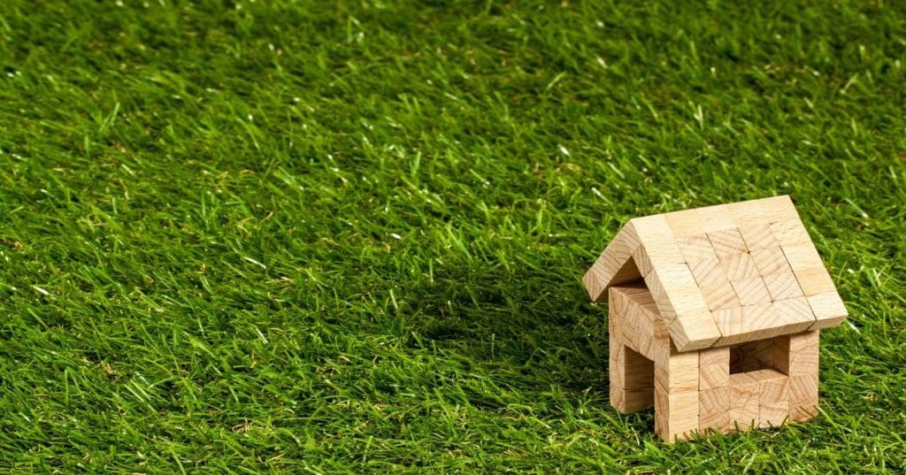 Fazer um curso de inteligência artificial gratuito é o suficiente para automatizar sua empresa? Entenda por que donos de negócios precisam de soluções práticas, e não de mais teoria.