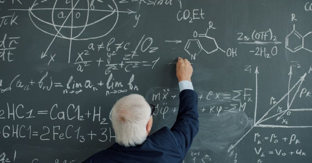 Descubra como funciona um mestrado em inteligência artificial, o que você aprende e por que a aplicação prática dessa tecnologia é a urgência número um das empresas hoje.