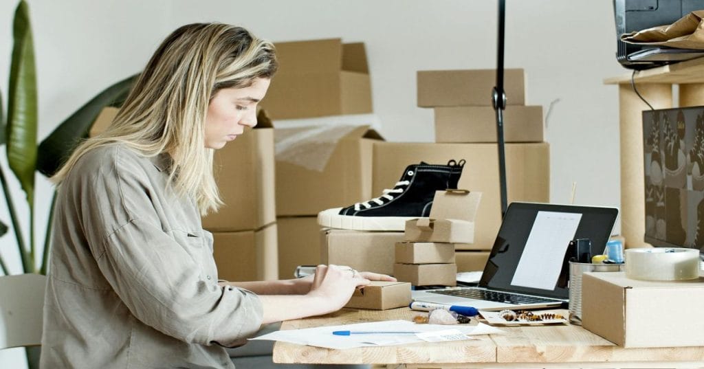 Sua loja Shopify precisa de um upgrade? Descubra como uma auditoria técnica pode otimizar performance, UX e UI, transformando visitantes em clientes. Aprenda a impulsionar seu e-commerce.