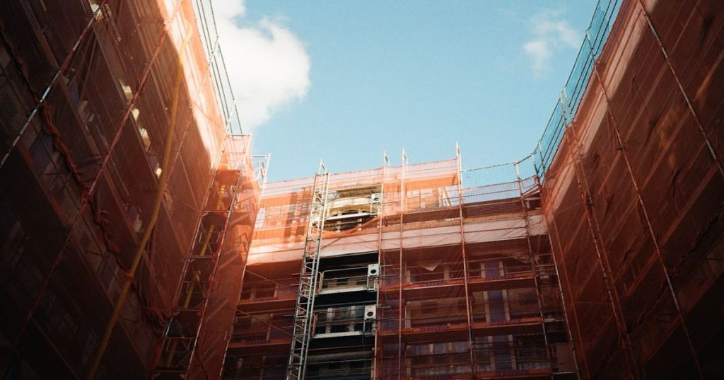 Aprenda a desenvolver aplicações PHP e MySQL seguras, escaláveis e com boas práticas. Guia focado em arquitetura, código limpo e segurança para desenvolvedores iniciantes.