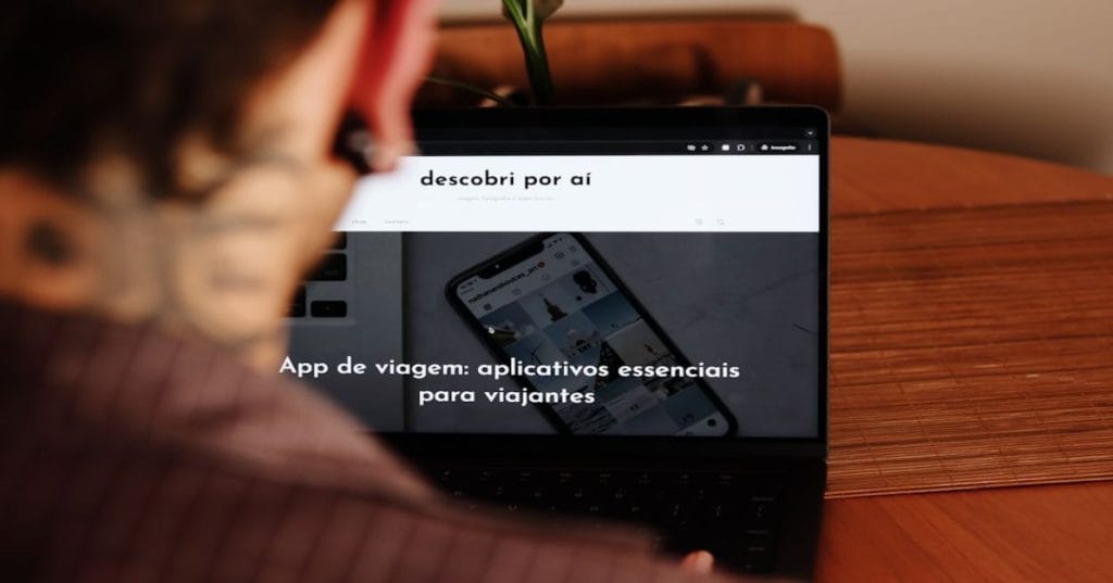Aprenda como PHP e MySQL podem construir uma ferramenta compacta para gerenciar leads, agendar demos e automatizar lembretes WhatsApp, seguindo boas práticas de segurança e arquitetura.