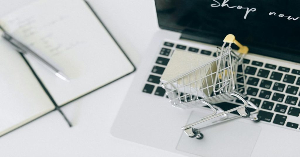 Aprenda a otimizar a velocidade e o SEO da sua loja Shopify. Descubra as melhores práticas e apps para melhorar a performance e visibilidade do seu e-commerce.