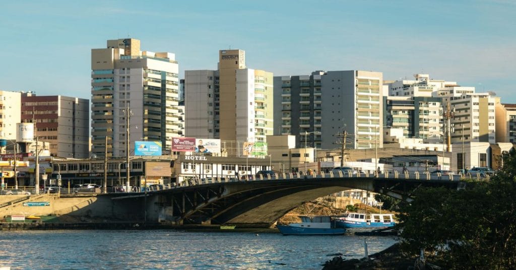 Descubra as boas práticas para integrar Niubiz com PHP e MySQL de forma segura e eficiente. Guia para arquitetura, segurança e código limpo em projetos de pagamento.