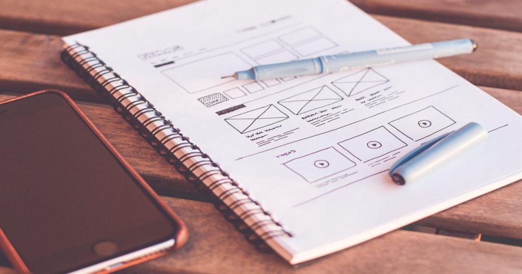 Aprenda como replicar layouts modernos e dinâmicos em WordPress com PHP e MySQL. Descubra boas práticas de arquitetura, segurança e otimização para sua migração de design web.