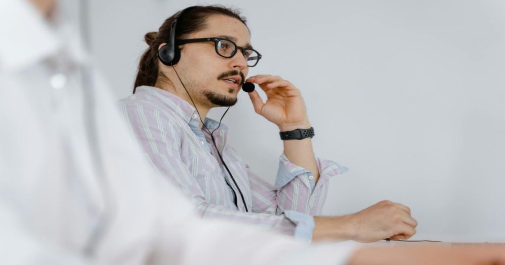 Descubra como o suporte contínuo em WordPress e WooCommerce, através de estratégias com plugins e hooks, garante a estabilidade, segurança e otimização do seu site.