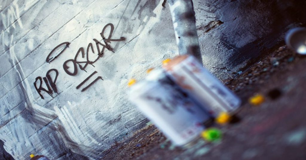 Descubra como identificar gargalos, estruturar índices e otimizar consultas MySQL em suas aplicações PHP para garantir alta performance e segurança.