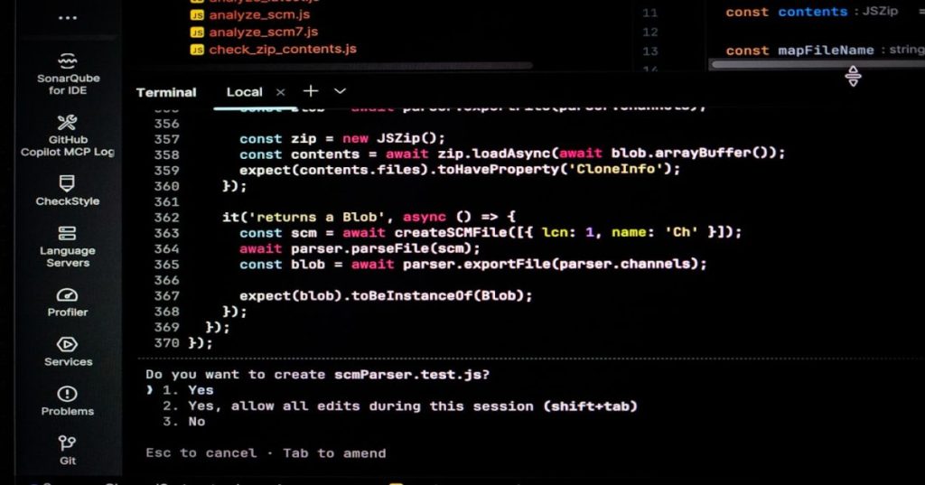 Aprenda o passo a passo para a configuração de API REST no CodeIgniter. Veja como depurar erros, implementar autenticação JWT e aplicar testes eficientes.