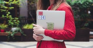 Aprenda boas práticas de arquitetura em PHP para suportar plataformas de eventos ao vivo com estabilidade, foco em desempenho e segurança.