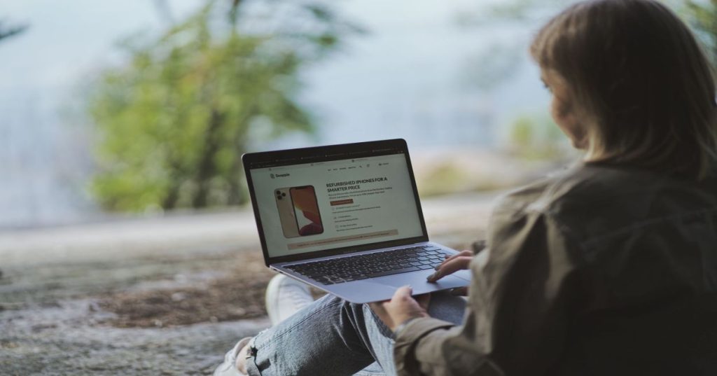 Aprenda o passo a passo para planejar e executar um redesign visual completo na sua loja Shopify usando a arquitetura moderna dos temas Shopify 2.0.