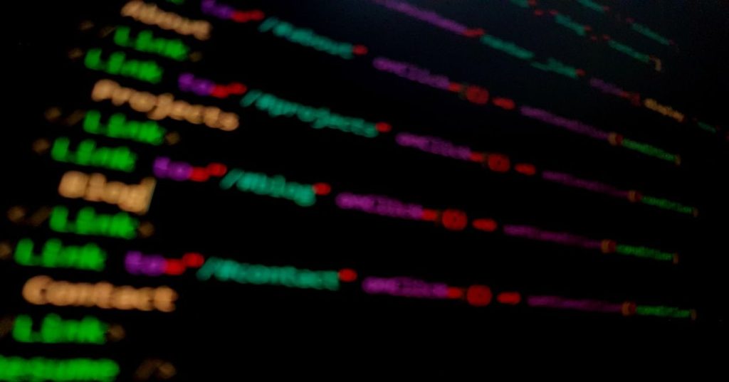 Aprenda a otimizar o processamento de arquivos pesados e grandes volumes de dados no PHP e MySQL com Generators, processamento assíncrono e transações.