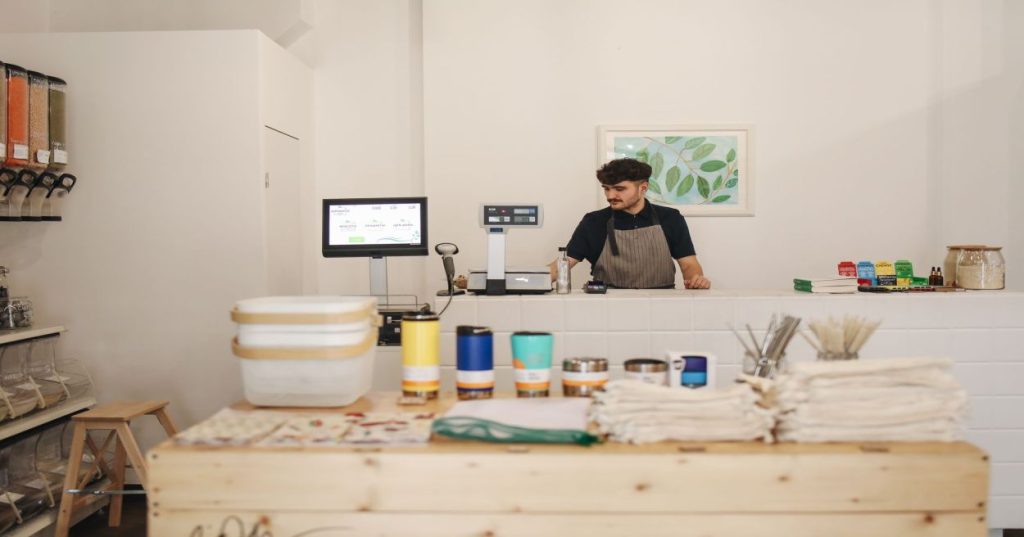 Aprenda a refinar uma loja Shopify de tapetes e decoração: filtros avançados, Metafields, visualização em AR e técnicas de UX para aumentar a conversão.