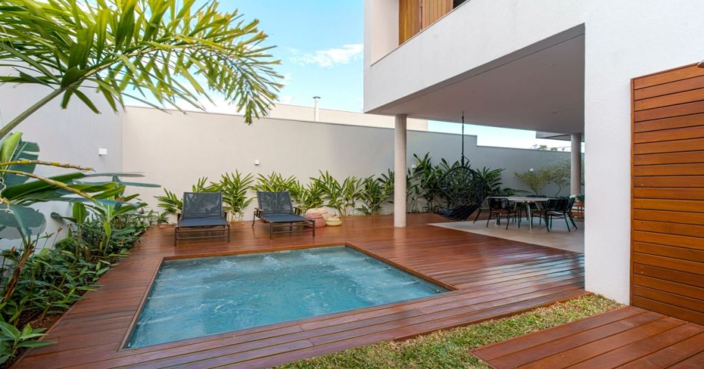Conheça a arquitetura de plataforma SAST corporativa: análise estática via AST, fluxo de taint e processamento distribuído para esteiras DevSecOps.