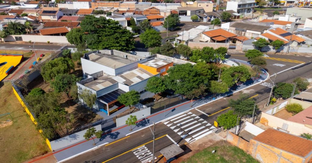Aprenda a estruturar aplicações de alto tráfego com PHP Symfony utilizando boas práticas de arquitetura, mensageria e otimização de banco de dados.