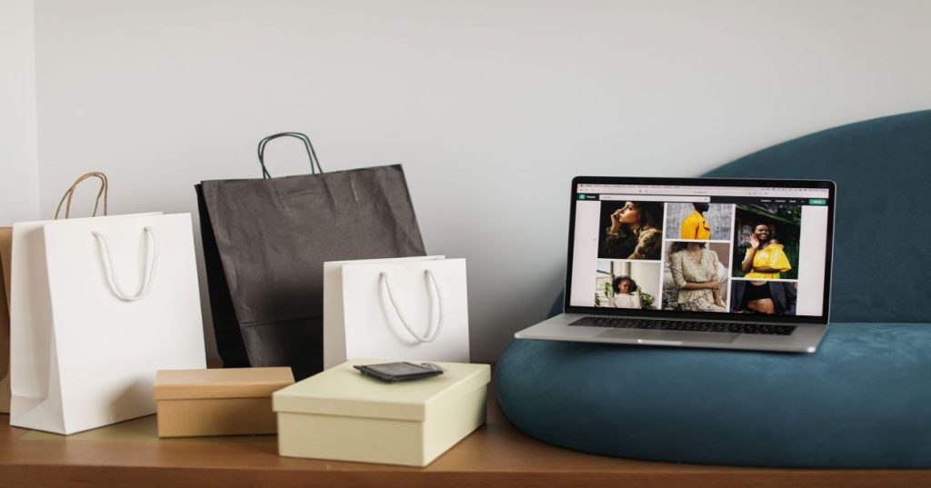 Aprenda a estruturar o design de homepage e produto Shopify com foco em fluxo visual, hierarquia e conversão usando os recursos do Online Store 2.0.