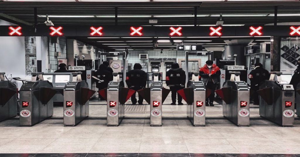 Aprenda a criar um fluxo automatizado de reservas para plataformas de turismo com N8N e IA, integrando emissão de vouchers, WhatsApp e agendamentos.