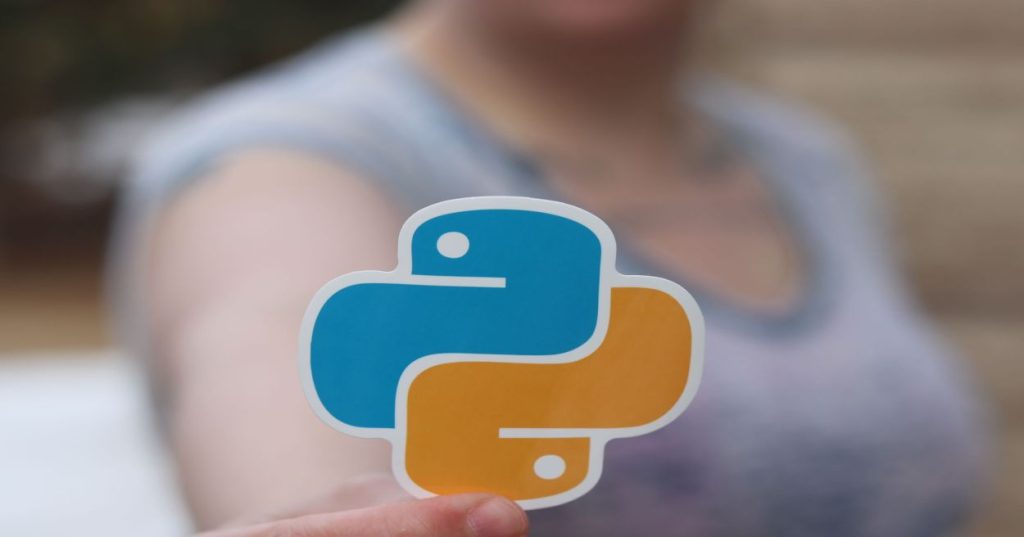 Aprenda a criar um sistema de reconhecimento facial para fotos estáticas com Python, embeddings vetoriais e inteligência artificial de alta precisão.