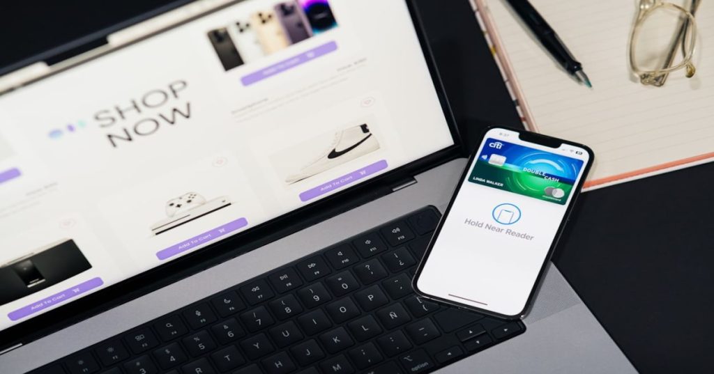 Aprenda a estruturar múltiplas lojas no Shopify com design system modular, garantindo identidade visual exclusiva e eficiência operacional para cada marca.
