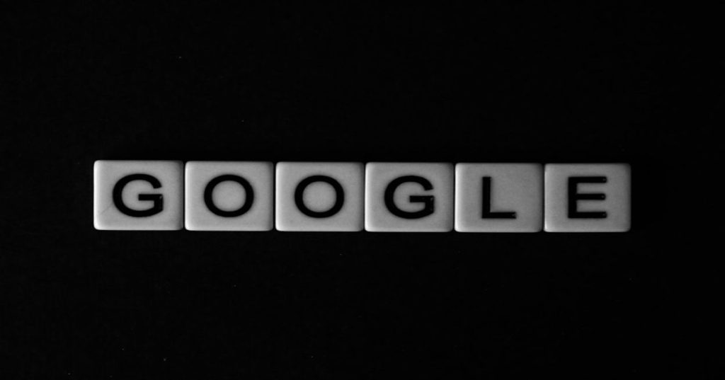 Aprenda a estruturar uma estratégia de SEO para blog jovem: pesquisa de palavras-chave, arquitetura de conteúdo, dados estruturados e Core Web Vitals.