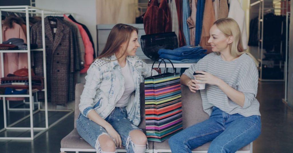 Aprenda como criar loja Shopify produtos fisicos com arquitetura moderna, configuração de frete, estoque e layout Online Store 2.0 otimizado.