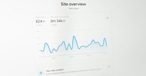Aprenda a estruturar artigos de blog que engajam o leitor e conquistam as primeiras posições do Google unindo intenção de busca, semântica e SEO on-page.