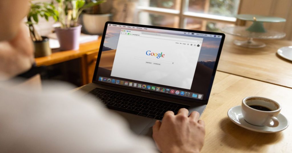 Aprenda a aplicar SEO para consultoria estudantil: arquitetura de informação, Schema Markup para educação, Core Web Vitals e captação de leads qualificados.
