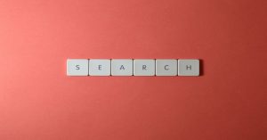 Aprenda a estruturar descrições de produtos persuasivas focadas em SEO. Melhore o ranqueamento orgânico e aumente a taxa de conversão do seu e-commerce.
