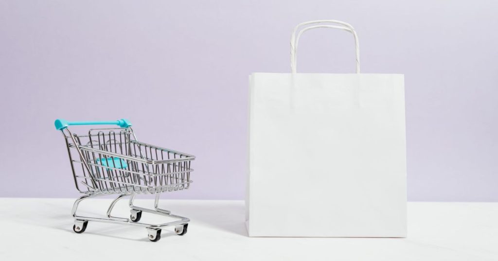 Aprenda a modernizar o sistema nativo de avaliações do WooCommerce adicionando upload de fotos reais de clientes para aumentar a prova social e suas vendas.