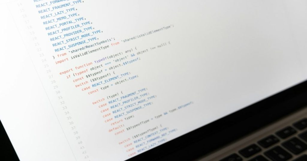 Aprenda a planejar a estrutura de SEO para serviços de limpeza. Descubra como organizar silos locais, schema markup e páginas de alta conversão.