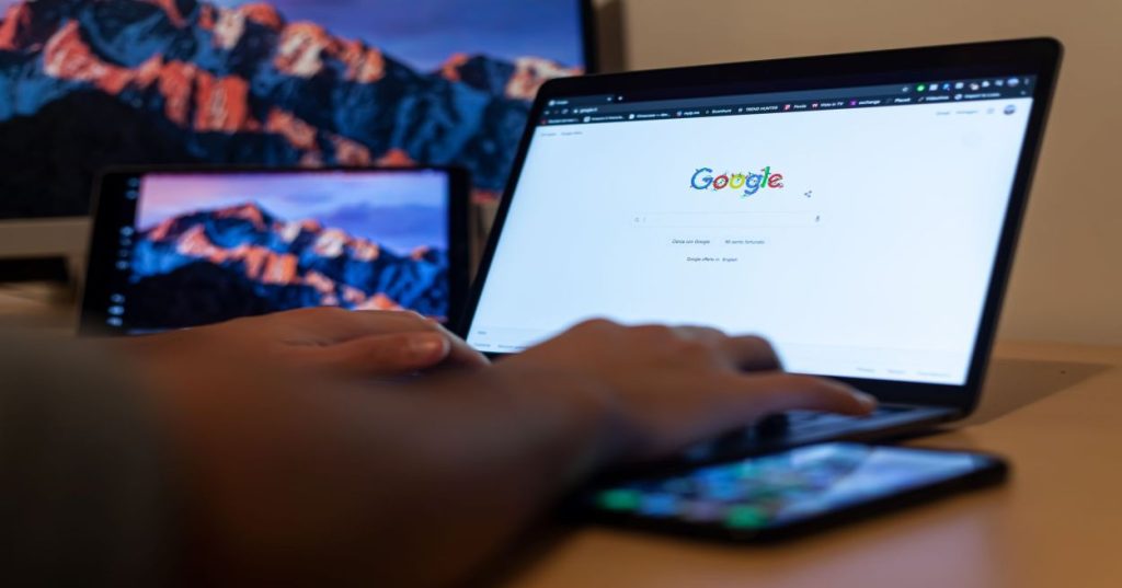 Aprenda a estruturar uma estratégia consistente de otimização de backlinks off-page SEO para elevar a autoridade e visibilidade orgânica do seu domínio.