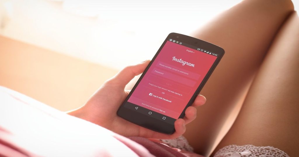 Descubra como estruturar uma segurança de login leve e em tempo real no WordPress, evitando a sobrecarga de plugins pesados no seu servidor.