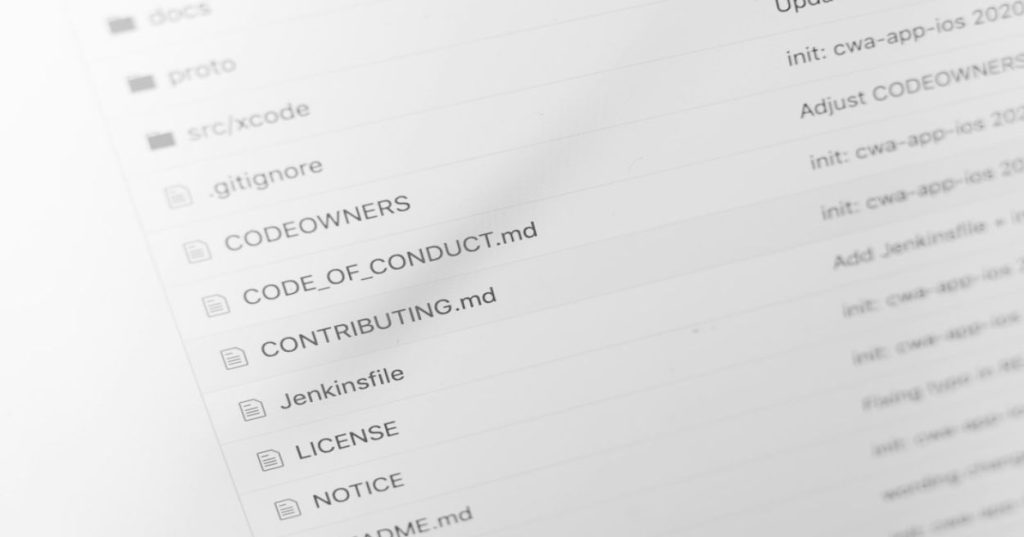 Aprenda a aplicar SEO e AEO para proteger a busca da sua marca no Google e garantir presença precisa em mecanismos de busca por IA e LLMs.