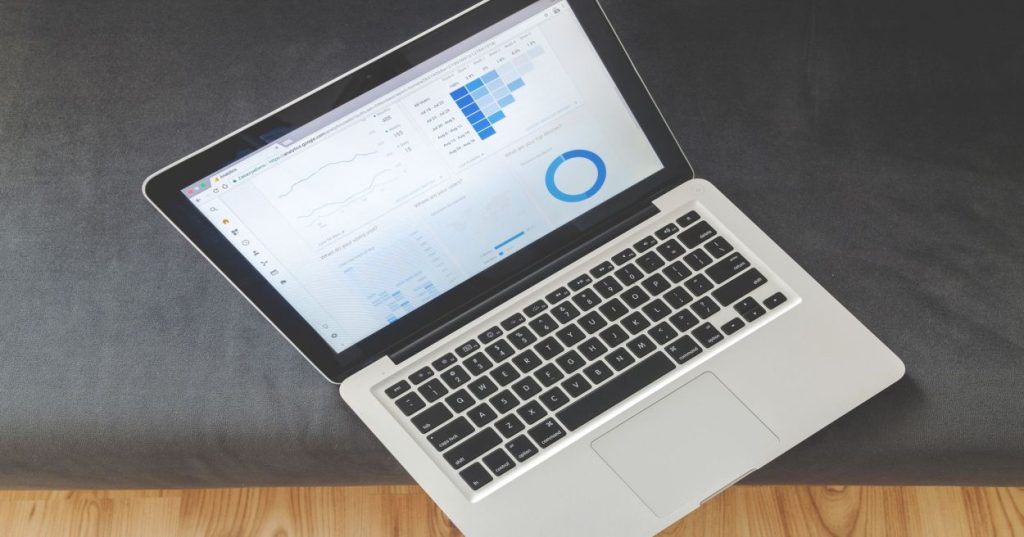 Descubra como estruturar o SEO local para clínicas odontológicas. Aprenda técnicas on-page, Schema markup e arquitetura para atrair pacientes no Google.