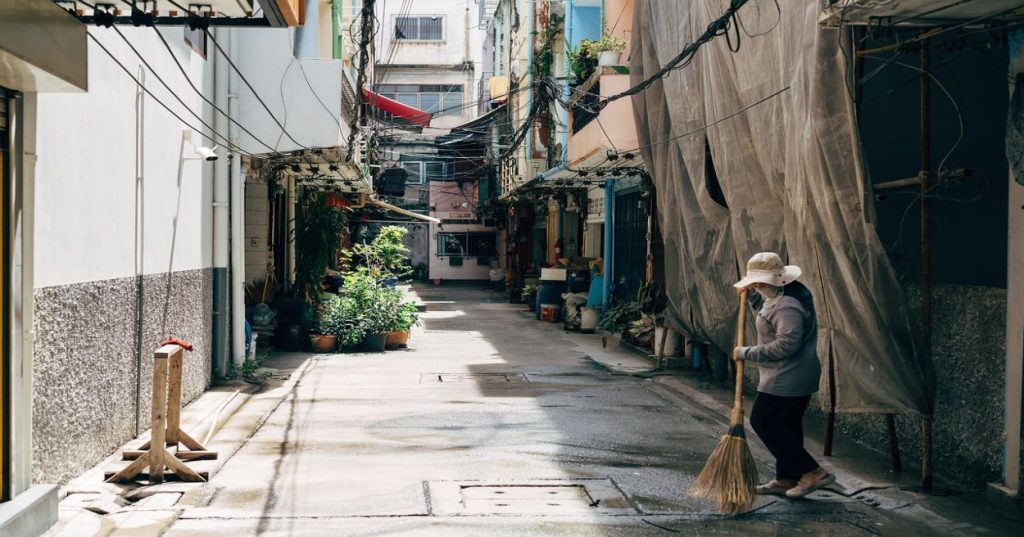 Aprenda como aplicar estratégias de SEO local para empresas de serviços, dominar o Google Maps e atrair clientes qualificados na sua região.