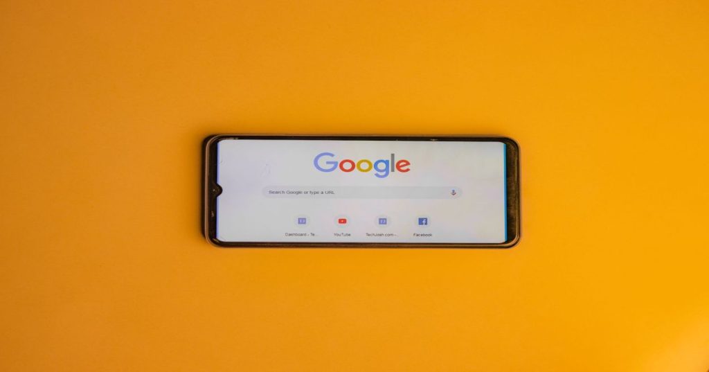 Aprenda a aplicar SEO e diretrizes de E-E-A-T em artigos de psicologia baseados em evidências para superar o filtro YMYL e ranquear no Google.