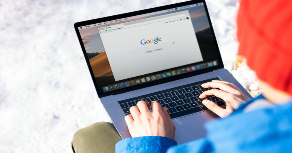 Aprenda a estruturar o SEO de um diretório de serviços de nicho do zero: arquitetura de URLs, dados estruturados, controle de crawl budget e Core Web Vitals.