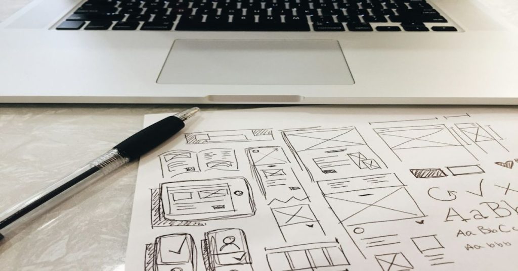 Aprenda a estruturar o SEO para e-commerce de software: otimização de Core Web Vitals, dados estruturados SoftwareApplication e arquitetura para ranquear.