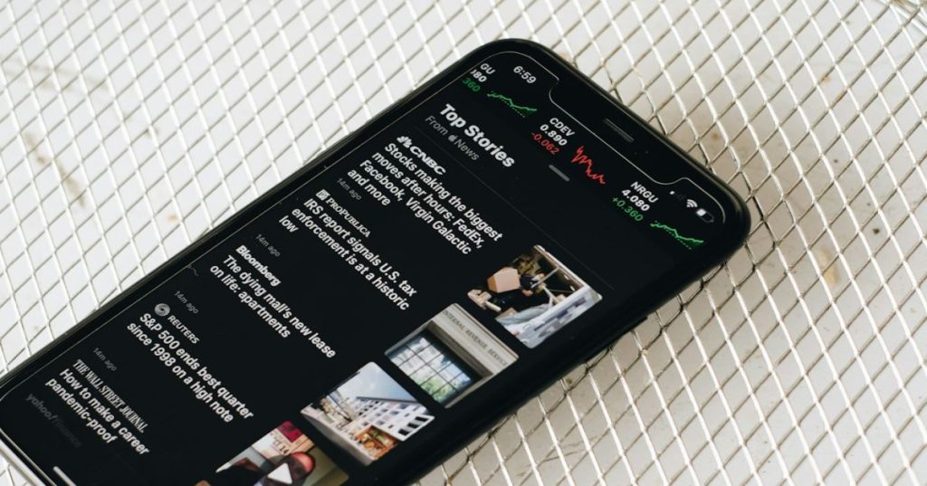 Descubra como estruturar o SEO para mobile IV therapy com arquitetura local, schema markup médico e otimização de Core Web Vitals para agendamentos.
