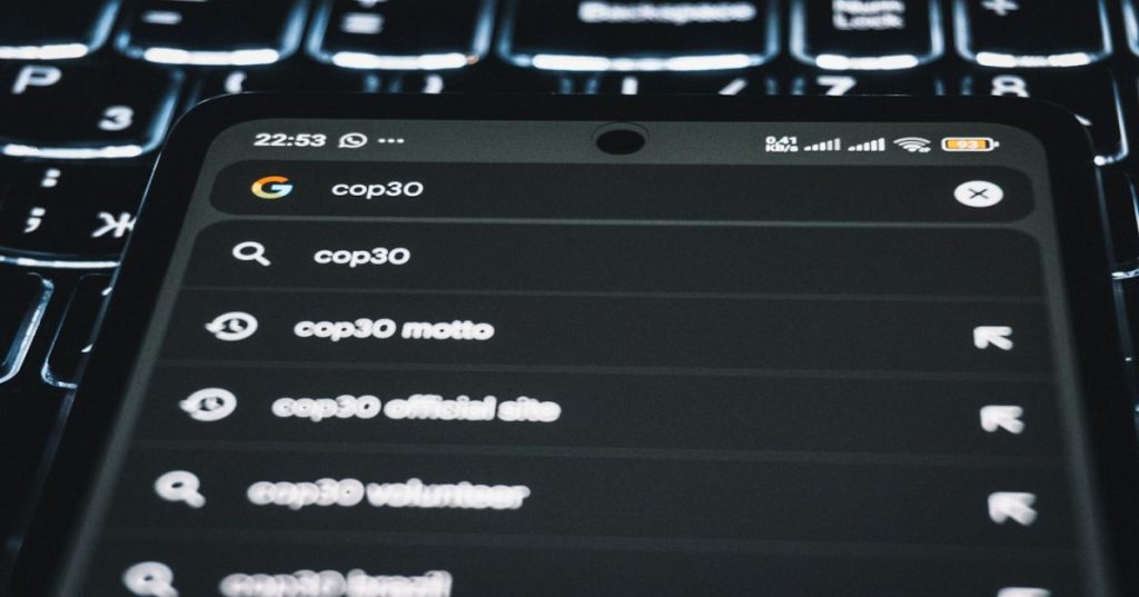 Aprenda a estruturar o SEO de um SaaS de IA para educação. Dicas de arquitetura, dados estruturados e Core Web Vitals para lançamento.