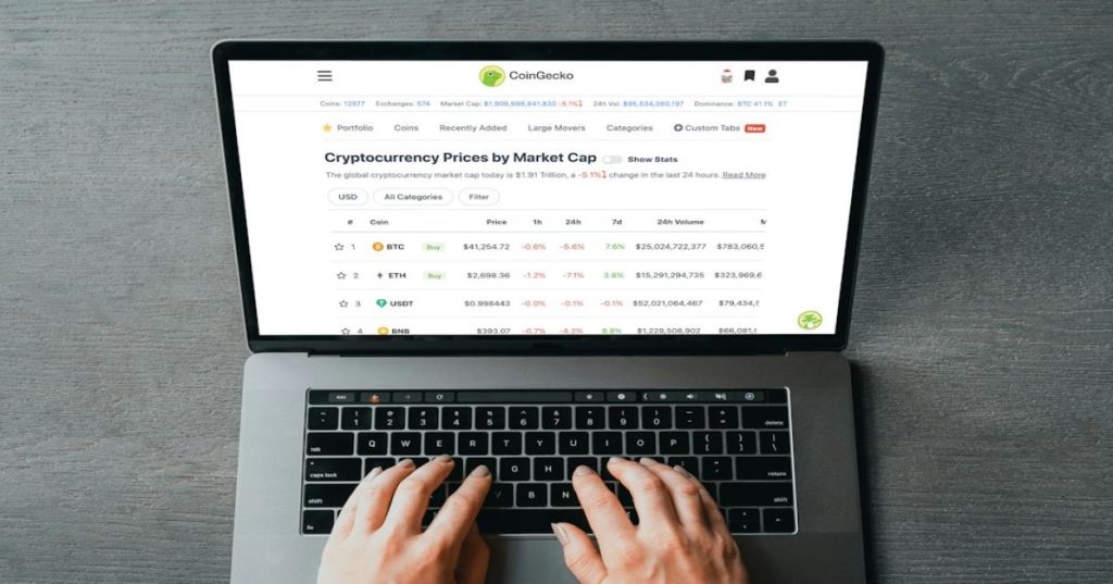 Aprenda a aplicar SEO técnico e on-page em portais de notícias de games e tecnologia para ranquear breaking news no Google Discover e Top Stories.