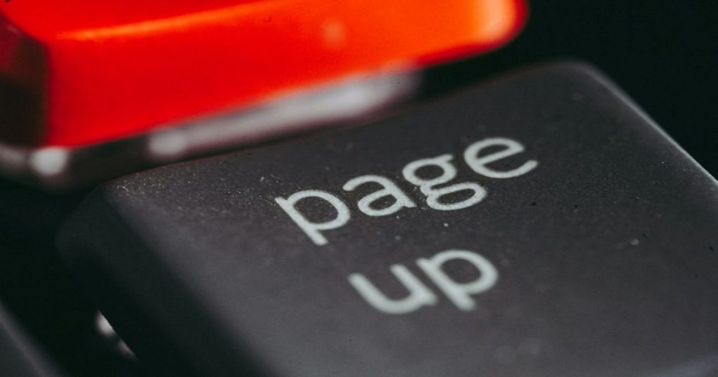 Aprenda a estruturar o SEO de um site hub de presença digital. Domine Schema Markup, SameAs, Core Web Vitals e autoridade no Knowledge Graph do Google.