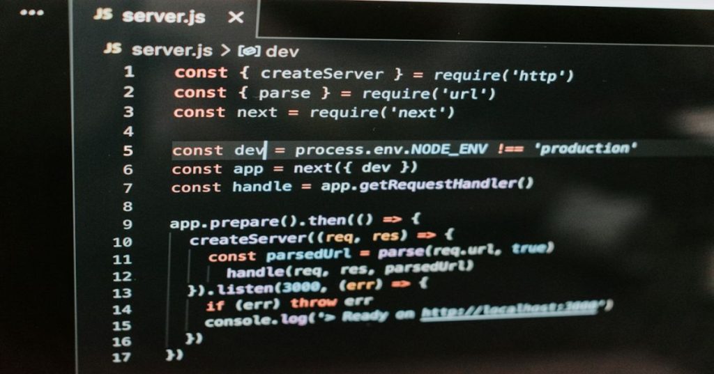 Descubra como estruturar o SEO técnico em marketplaces automotivos com Next.js e TypeScript. Domine indexação em escala, faceted navigation e schema markup.