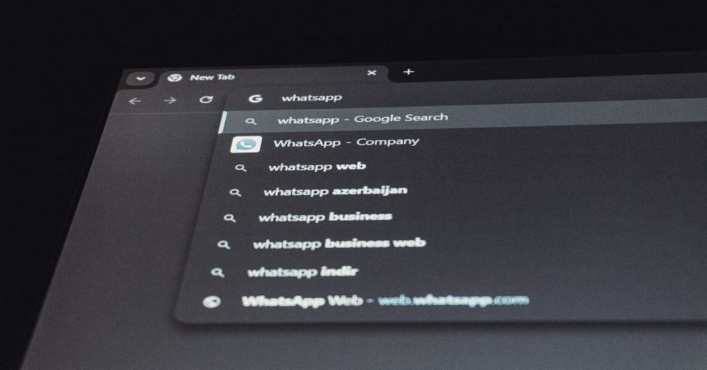 Aprenda a aplicar SEO técnico no desenvolvimento full-stack: estratégias de renderização, Core Web Vitals e dados estruturados para evitar erros no Google.